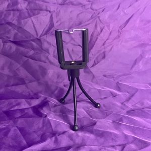 Flexible mini tripod